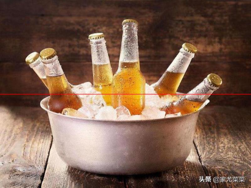 同樣是啤酒，“瓶裝”和“罐裝”到底哪個(gè)好？知道后別再亂買了