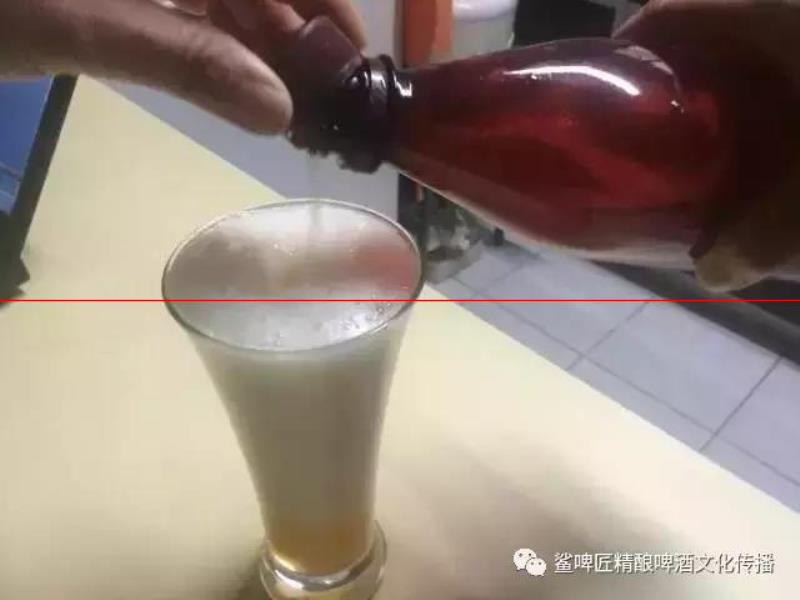 上帝用哪一只手造就了啤酒非凡的泡沫？